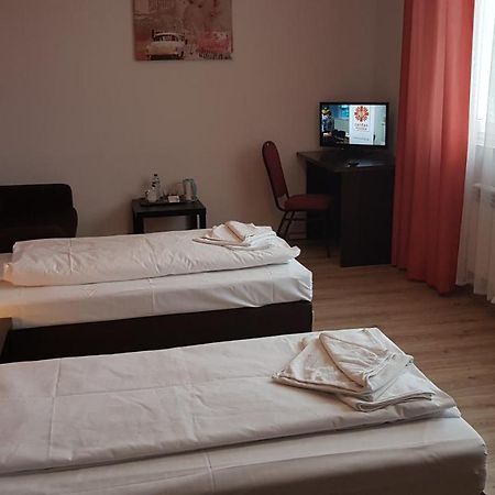 Hotelik Kameleon Pokoje Goscinne Jawor Eksteriør billede