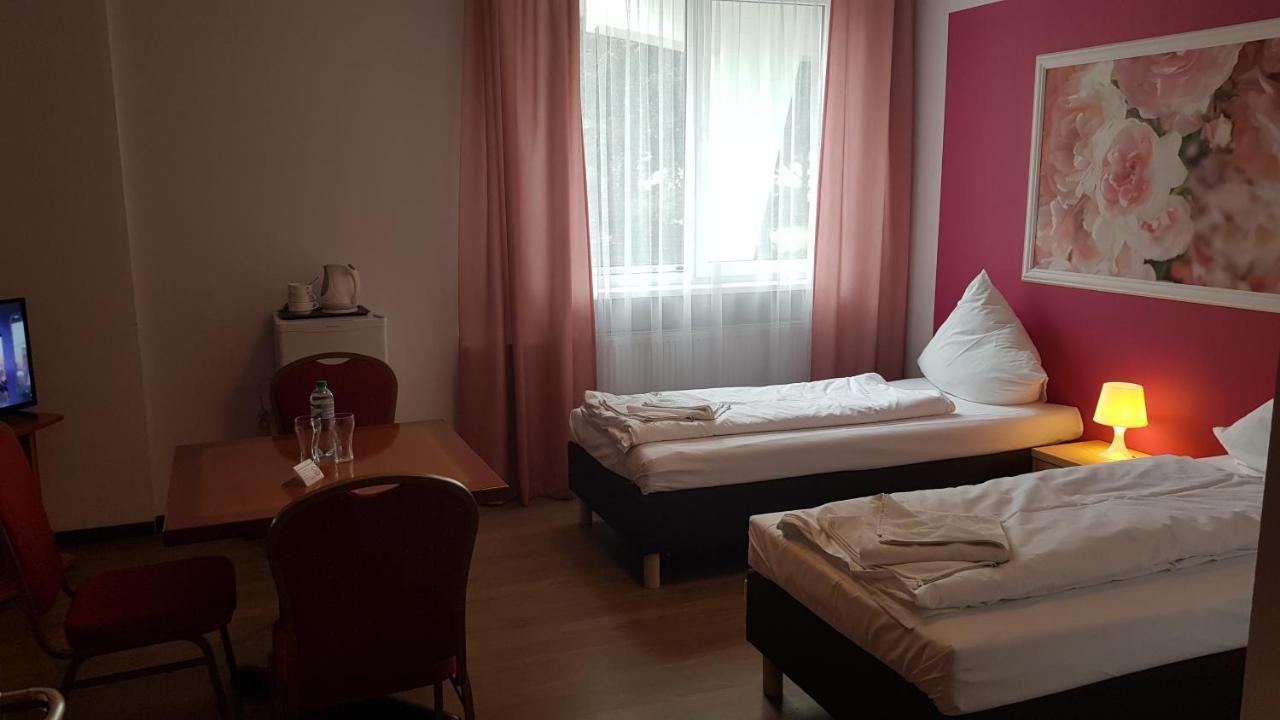 Hotelik Kameleon Pokoje Goscinne Jawor Eksteriør billede