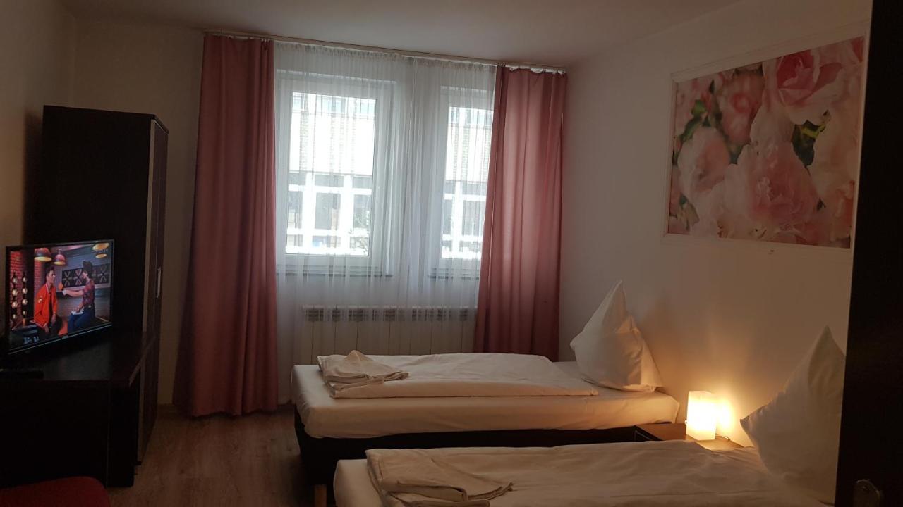 Hotelik Kameleon Pokoje Goscinne Jawor Eksteriør billede
