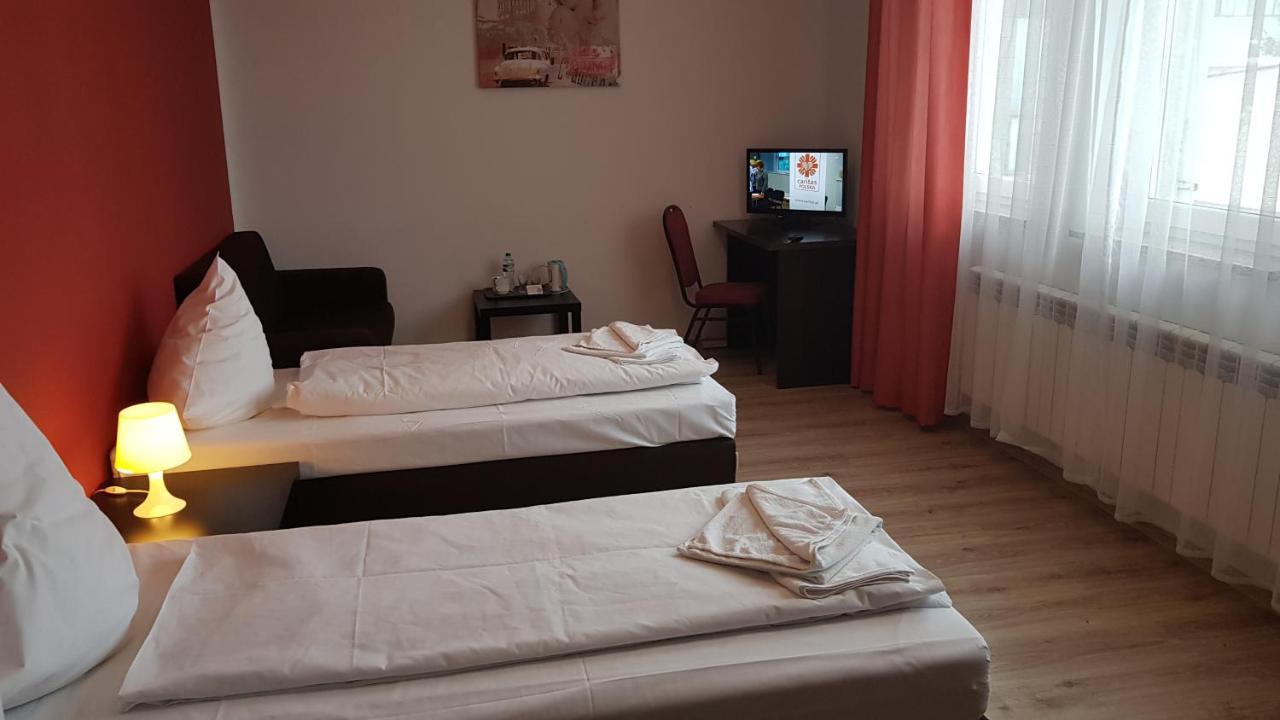 Hotelik Kameleon Pokoje Goscinne Jawor Eksteriør billede